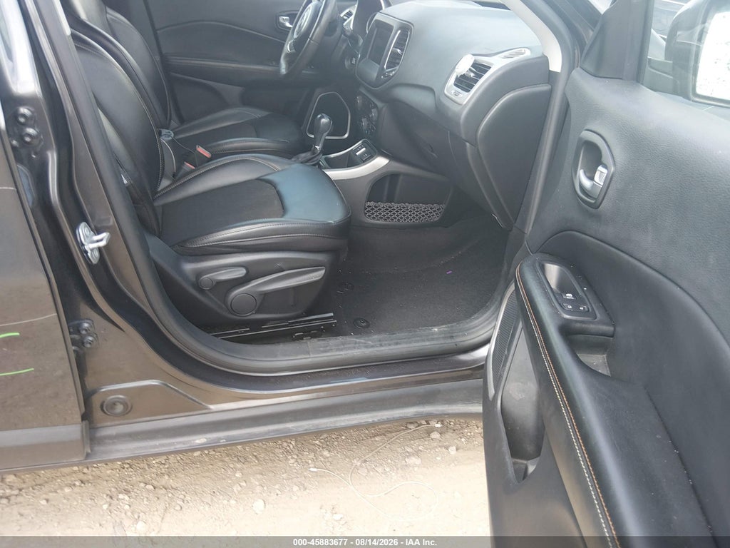 2021 Jeep Compass Latitude FWD photo 5