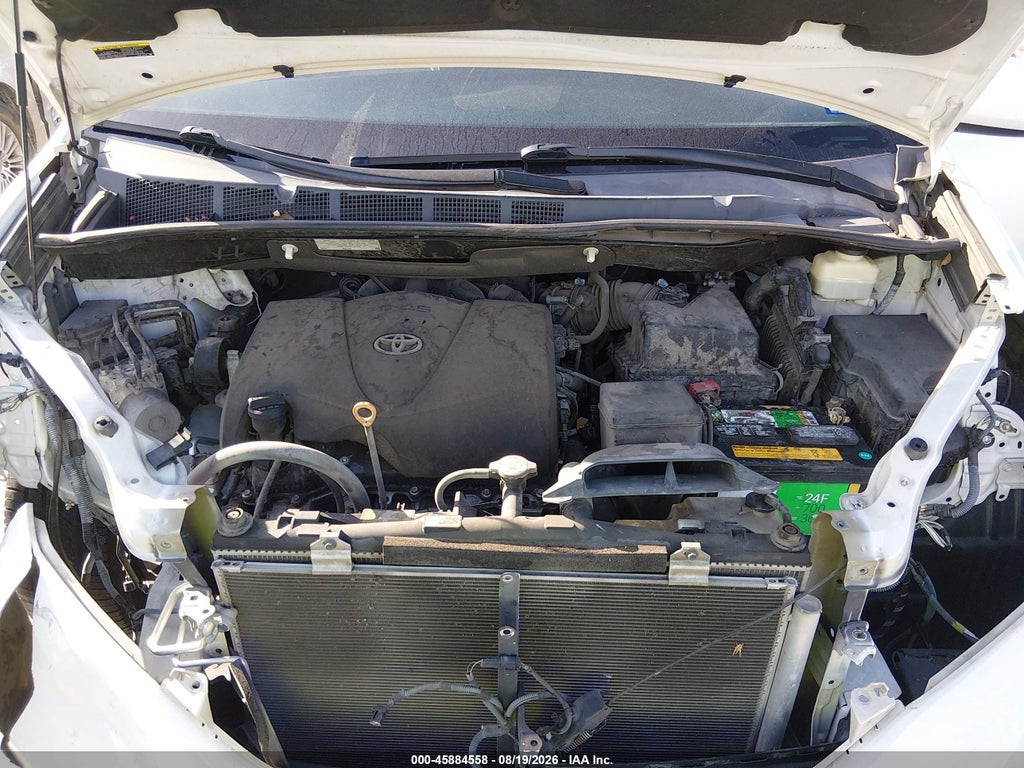 2017 Toyota Sienna XLE 8 Passenger photo 10