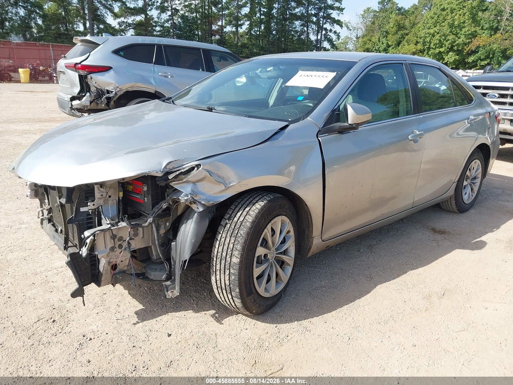 2017 Toyota Camry LE photo 2