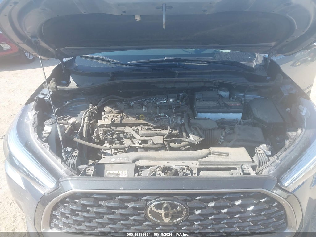 2024 Toyota Corolla Cross XLE photo 10