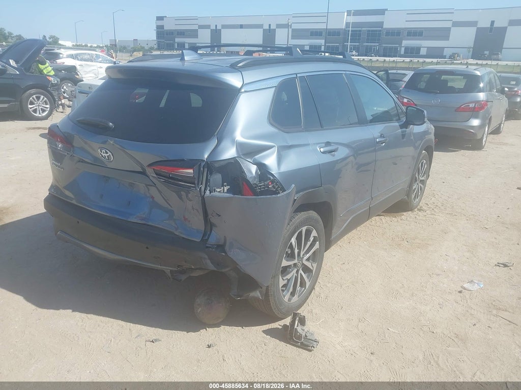 2024 Toyota Corolla Cross XLE photo 4