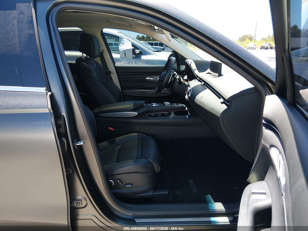 2024 Genesis GV70 2.5T AWD photo 5