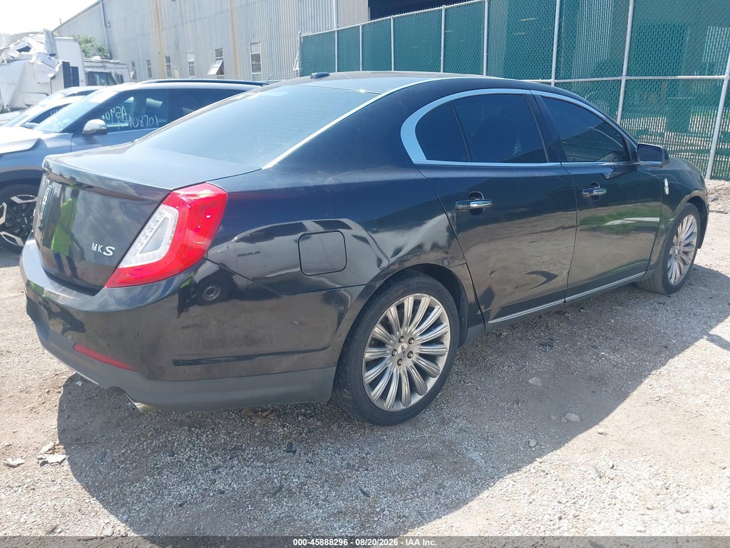 2013 Lincoln MKS photo 4