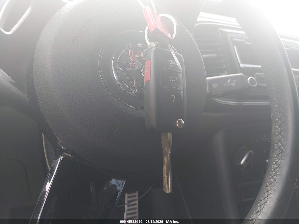 2013 Volkswagen Beetle 2.0T Turbo photo 11