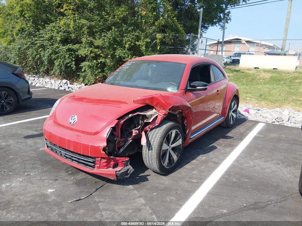 2013 Volkswagen Beetle 2.0T Turbo photo 2