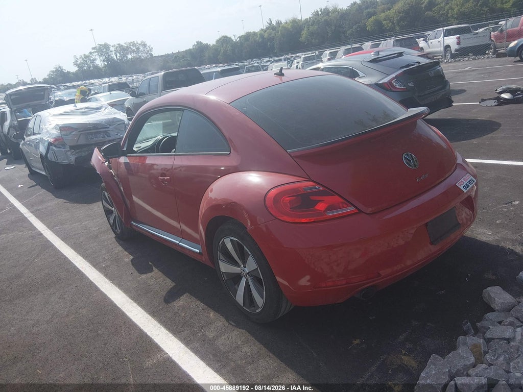 2013 Volkswagen Beetle 2.0T Turbo photo 3