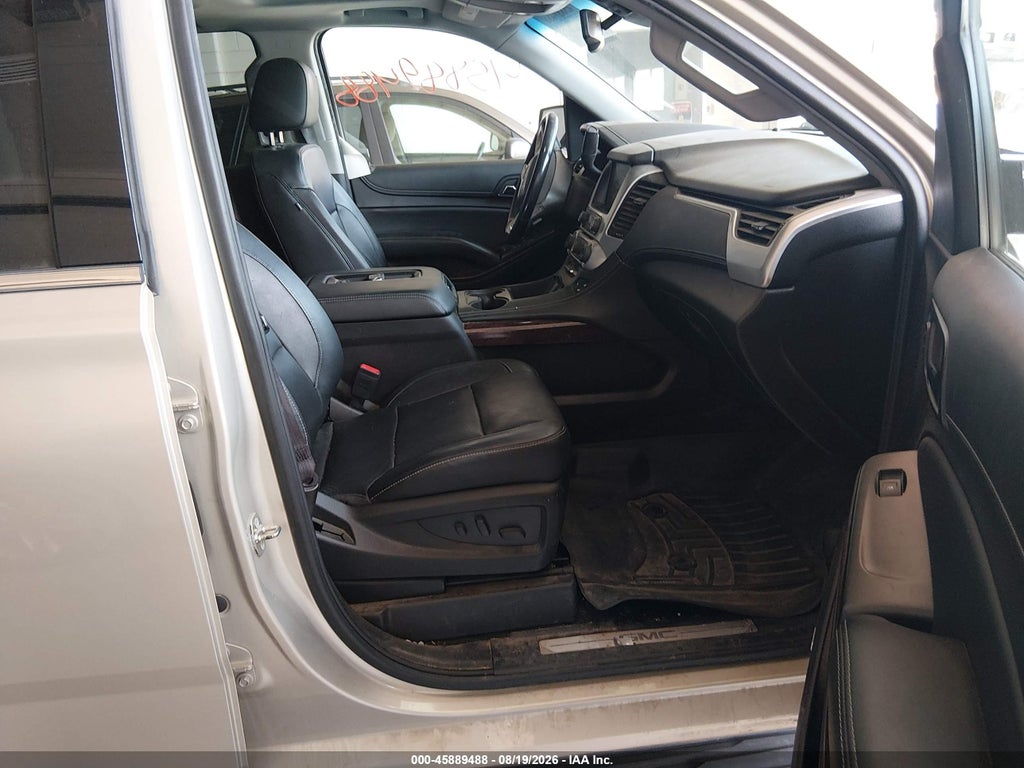 2017 GMC Yukon XL SLT photo 5