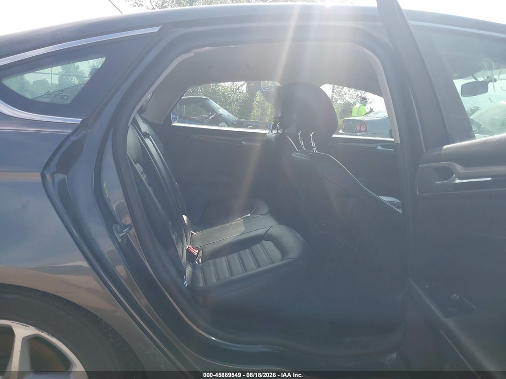 2015 Ford Fusion SE photo 8