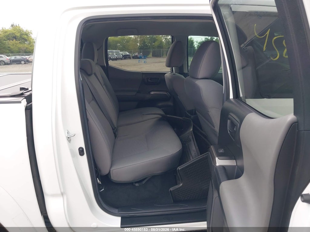 2023 Toyota Tacoma SR5 V6 photo 8