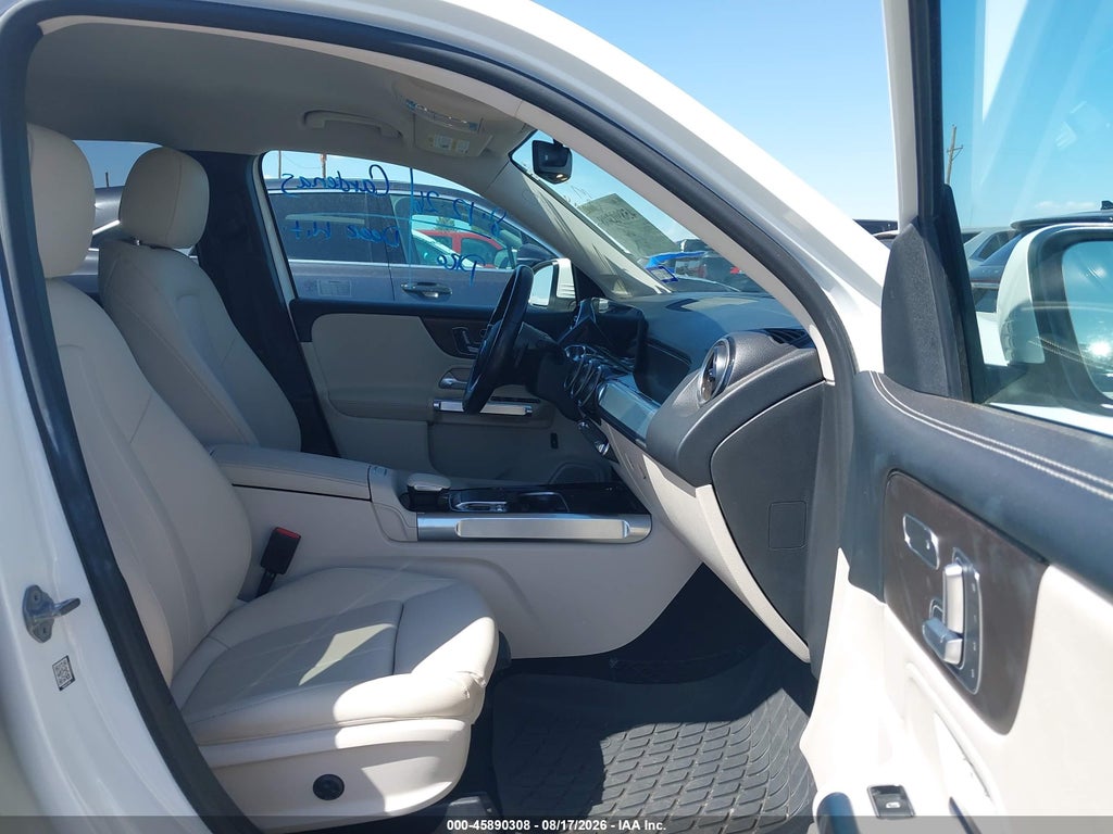 2020 Mercedes-Benz GLB 250 4MATIC photo 5