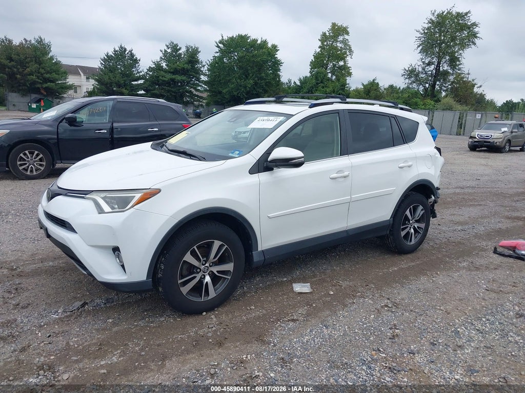2018 Toyota RAV4 XLE photo 2