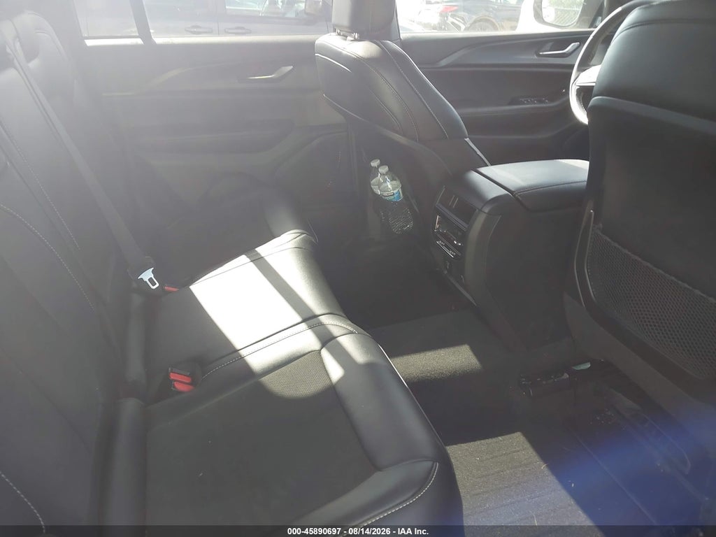 2024 Jeep Grand Cherokee Altitude X 4X4 photo 8