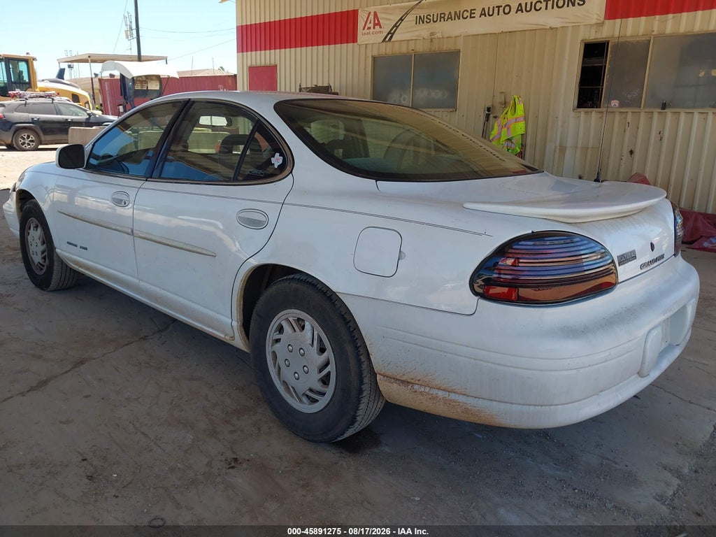 1997 Pontiac Grand Prix SE photo 3