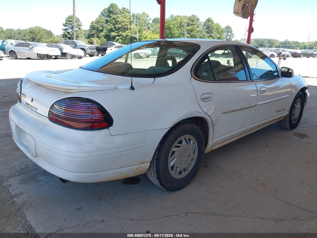 1997 Pontiac Grand Prix SE photo 4
