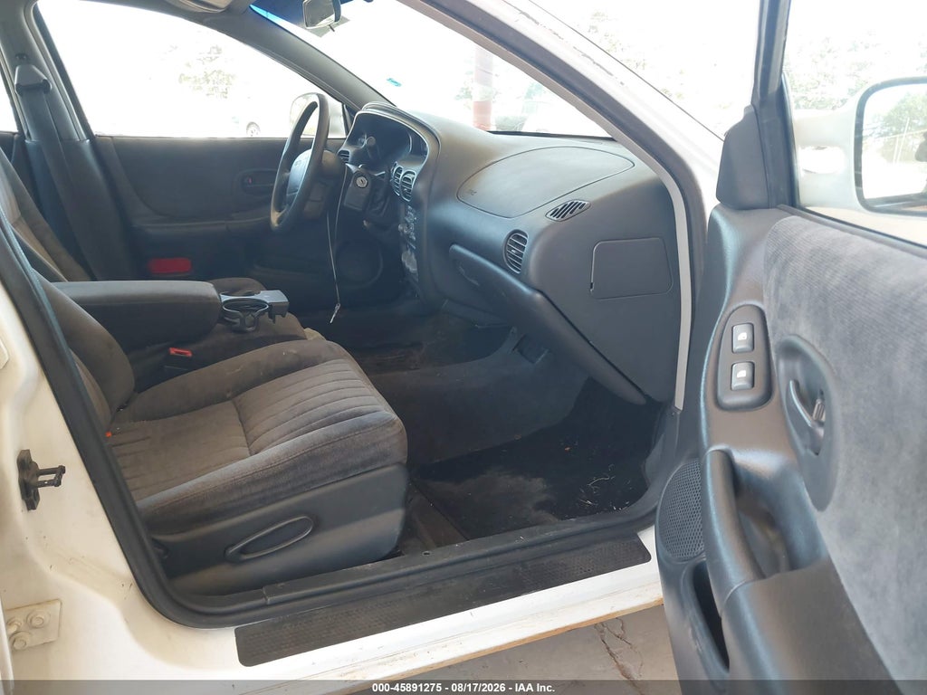 1997 Pontiac Grand Prix SE photo 5