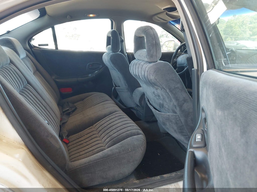 1997 Pontiac Grand Prix SE photo 8