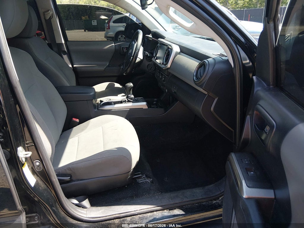 2020 Toyota Tacoma SR5 V6 photo 5
