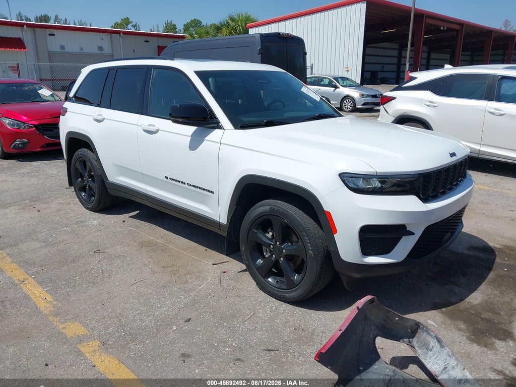 2023 Jeep Grand Cherokee Altitude 4X4 photo 1
