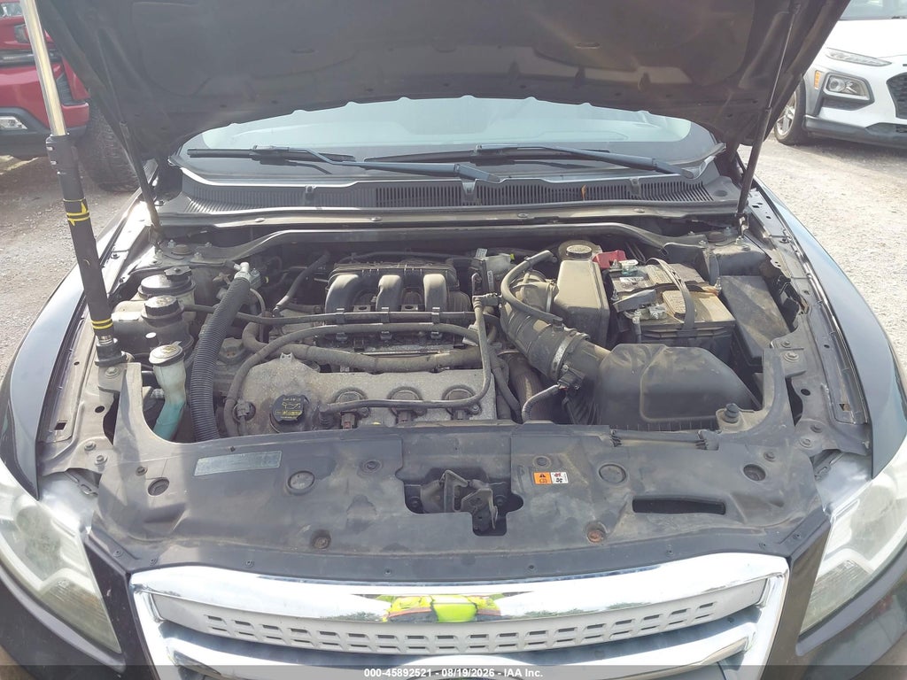 2010 Ford Taurus Limited photo 10