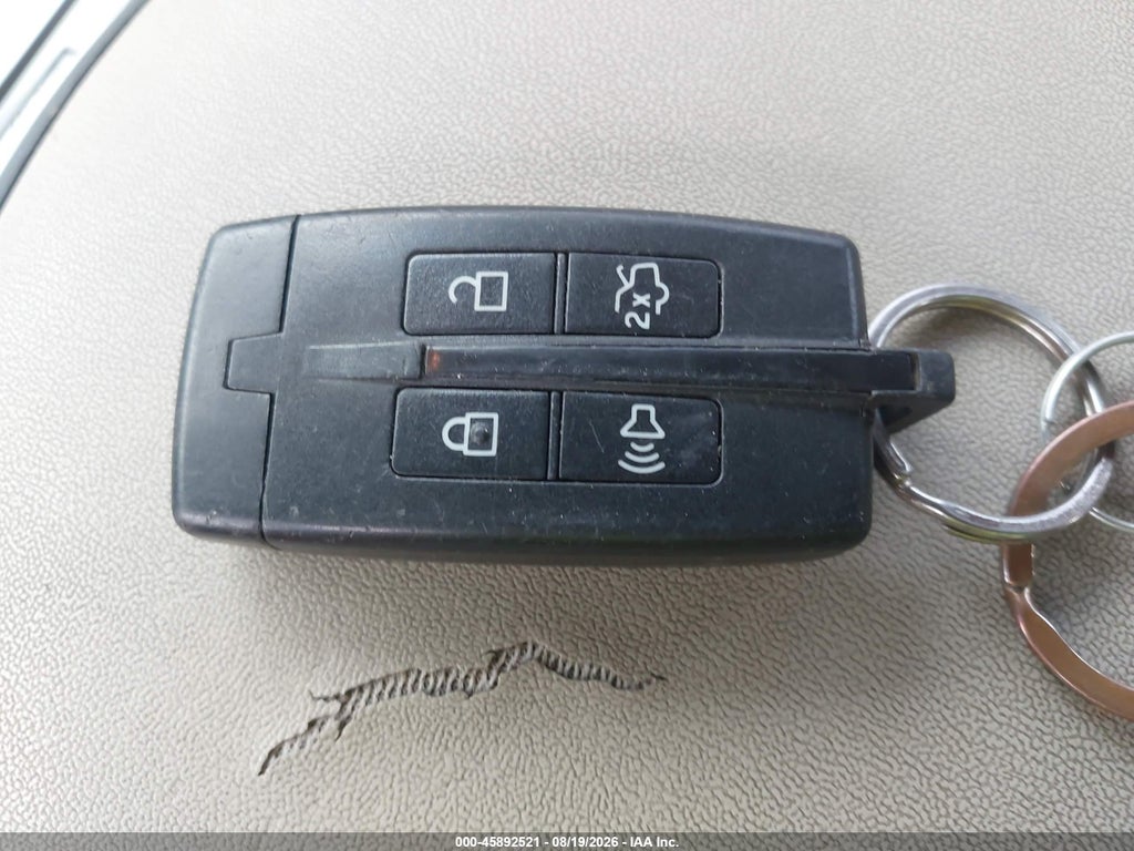2010 Ford Taurus Limited photo 11