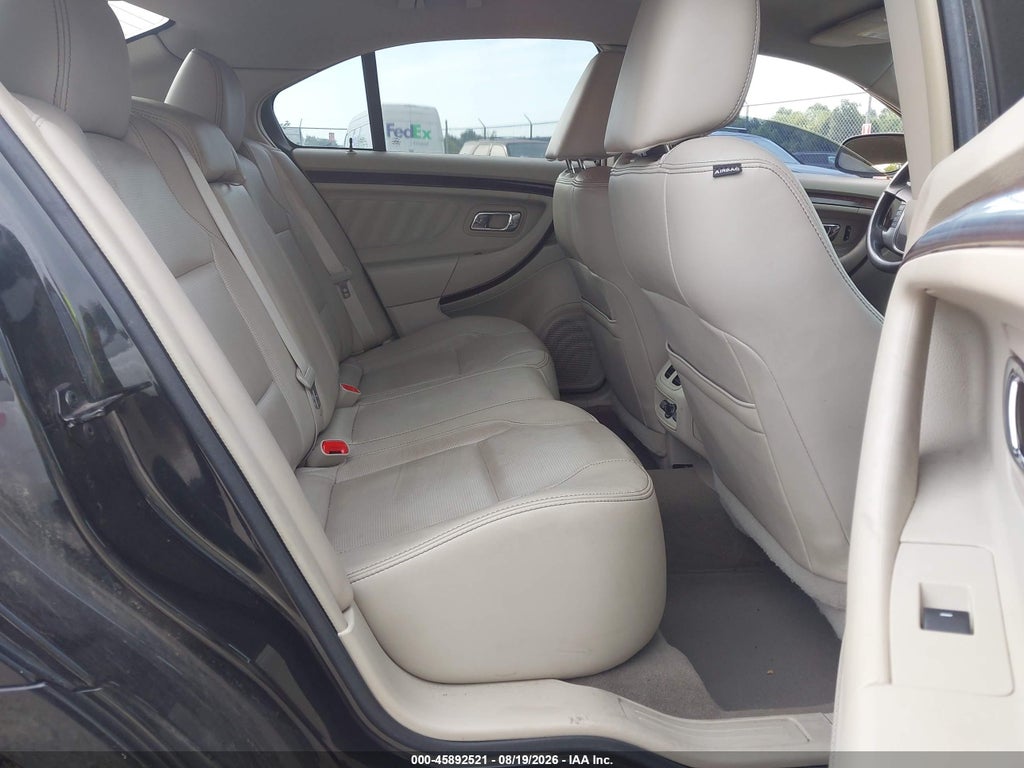2010 Ford Taurus Limited photo 8