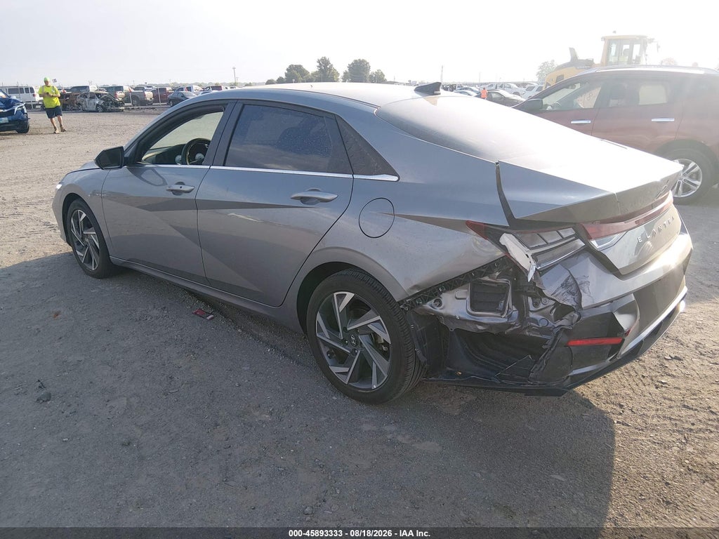 2024 Hyundai Elantra SEL photo 3