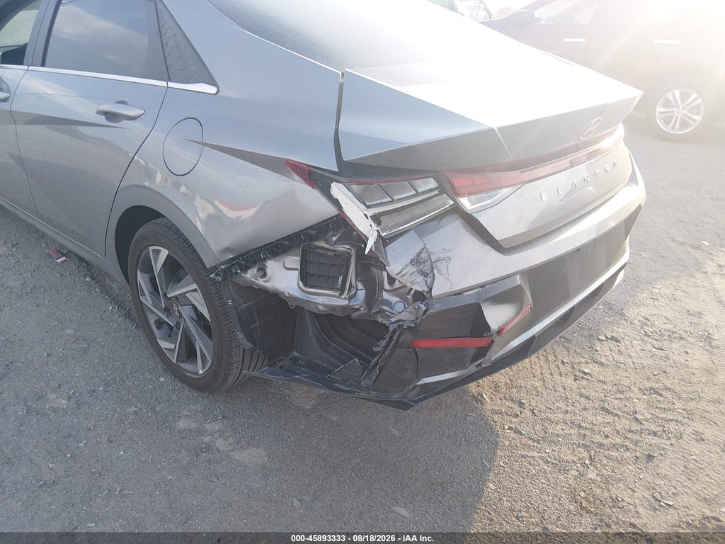 2024 Hyundai Elantra SEL photo 6