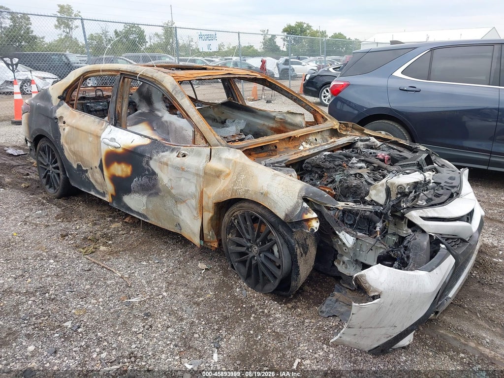 TOYOTA CAMRY 2024