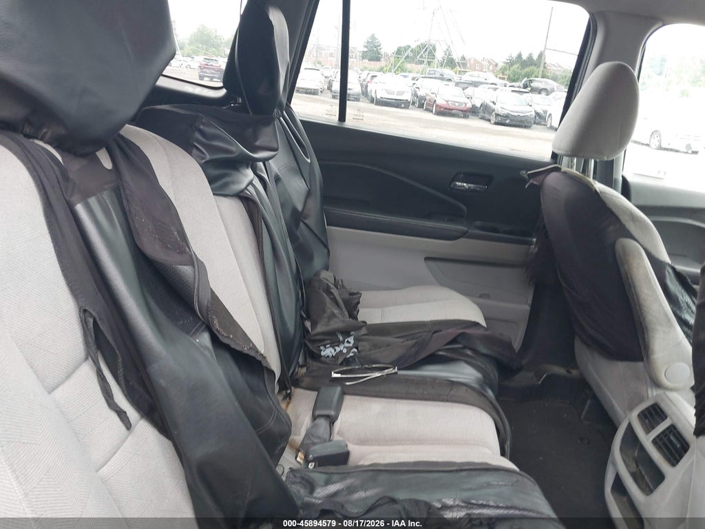 2019 Honda Pilot LX photo 8