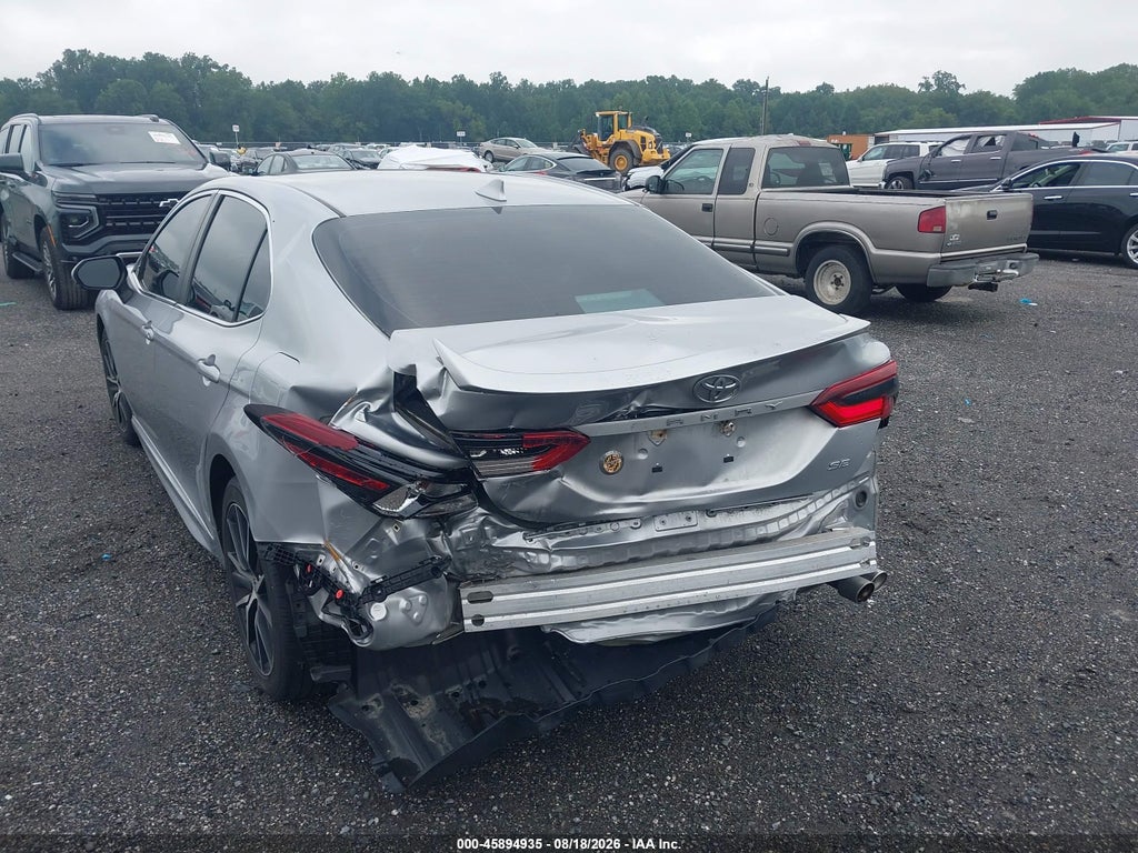 2022 Toyota Camry SE photo 6