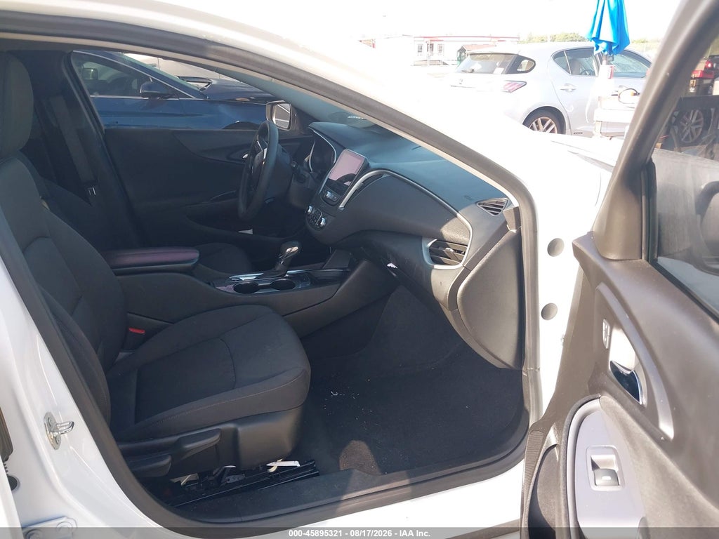 2024 Chevrolet Malibu FWD 1LT photo 5