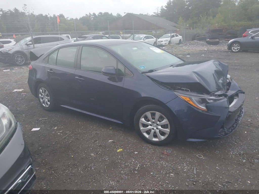 2021 Toyota Corolla LE photo 1