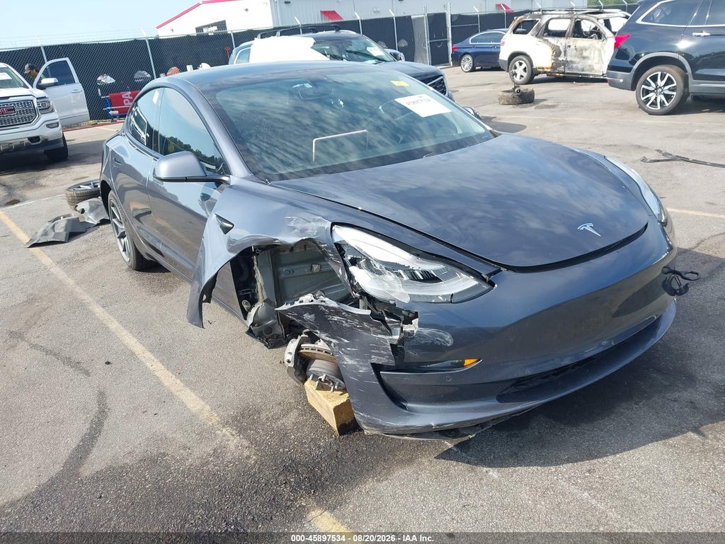TESLA MODEL 3 2021