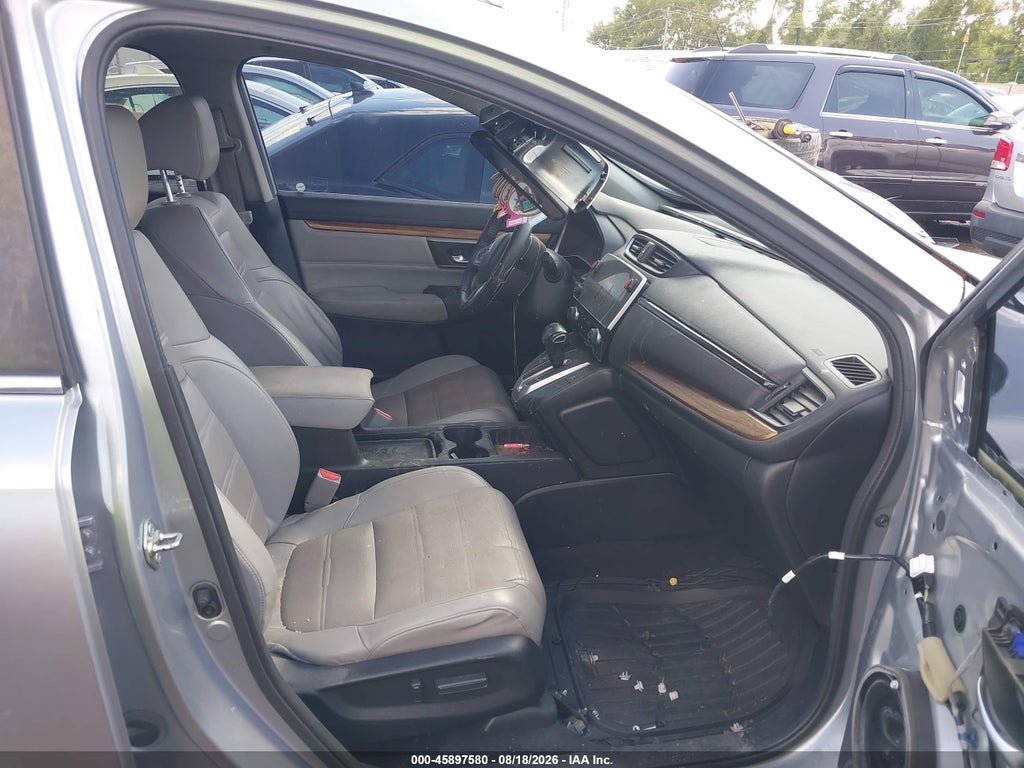 2017 Honda CR-V Touring photo 5