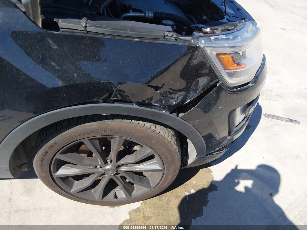 2017 Ford Explorer XLT photo 6