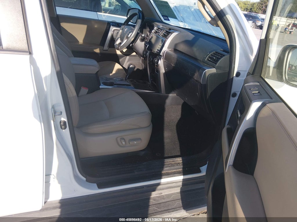 2022 Toyota 4RUNNER SR5 Premium photo 5