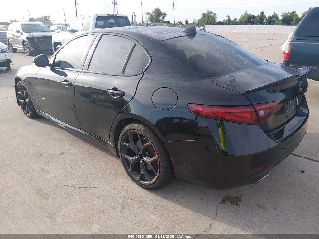 2021 Alfa Romeo Giulia TI RWD photo 3