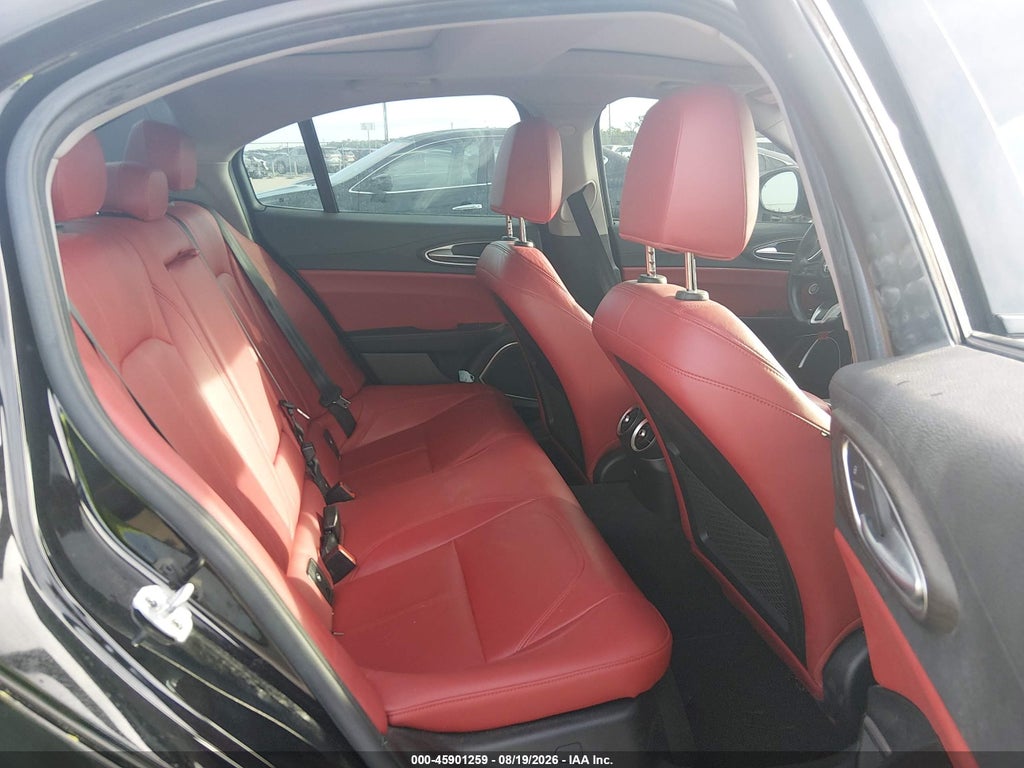 2021 Alfa Romeo Giulia TI RWD photo 8