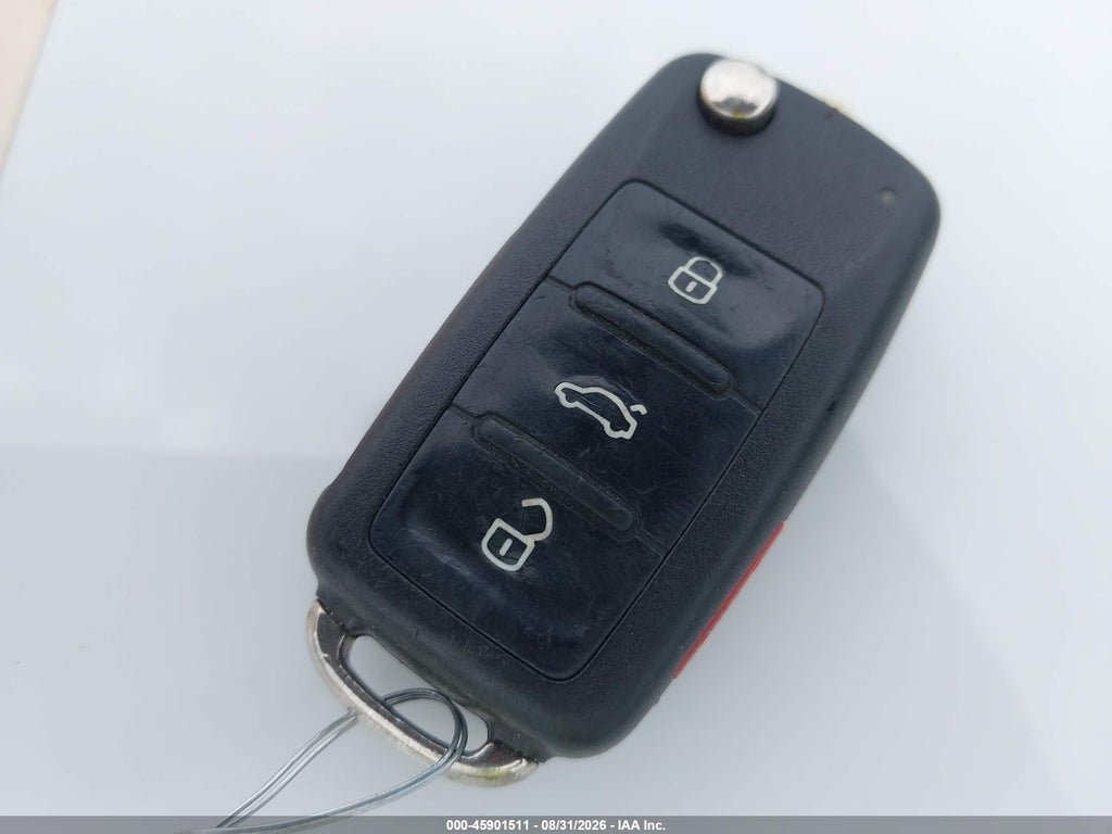 2011 Volkswagen Jetta 2.5L SEL photo 11