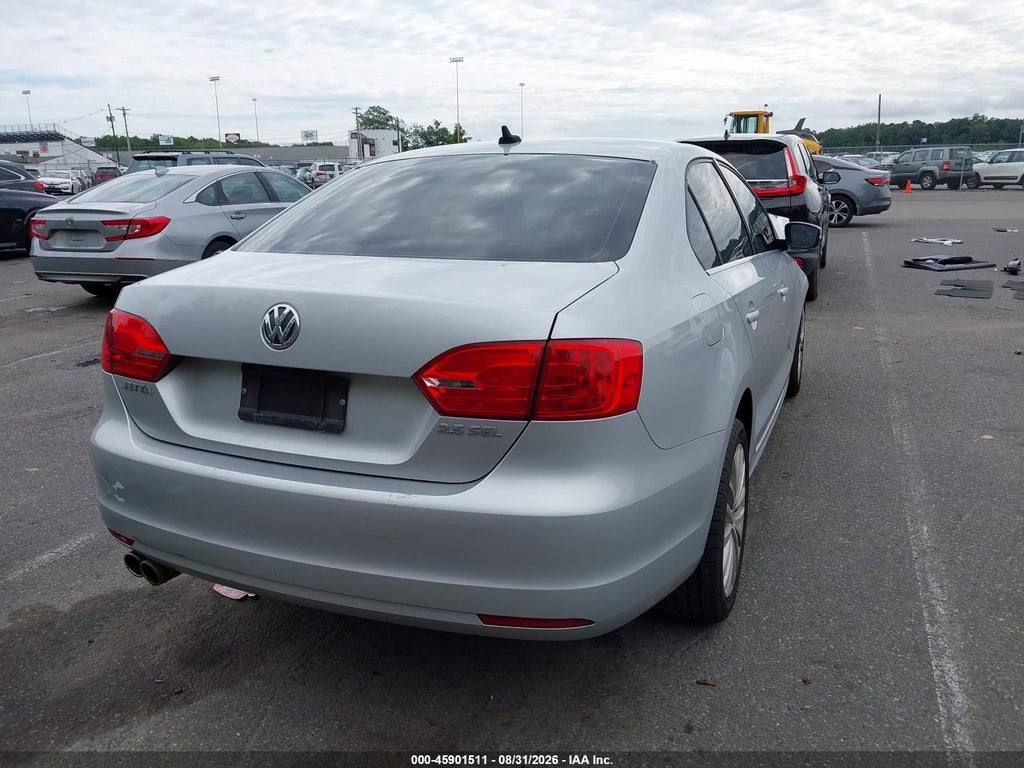 2011 Volkswagen Jetta 2.5L SEL photo 4