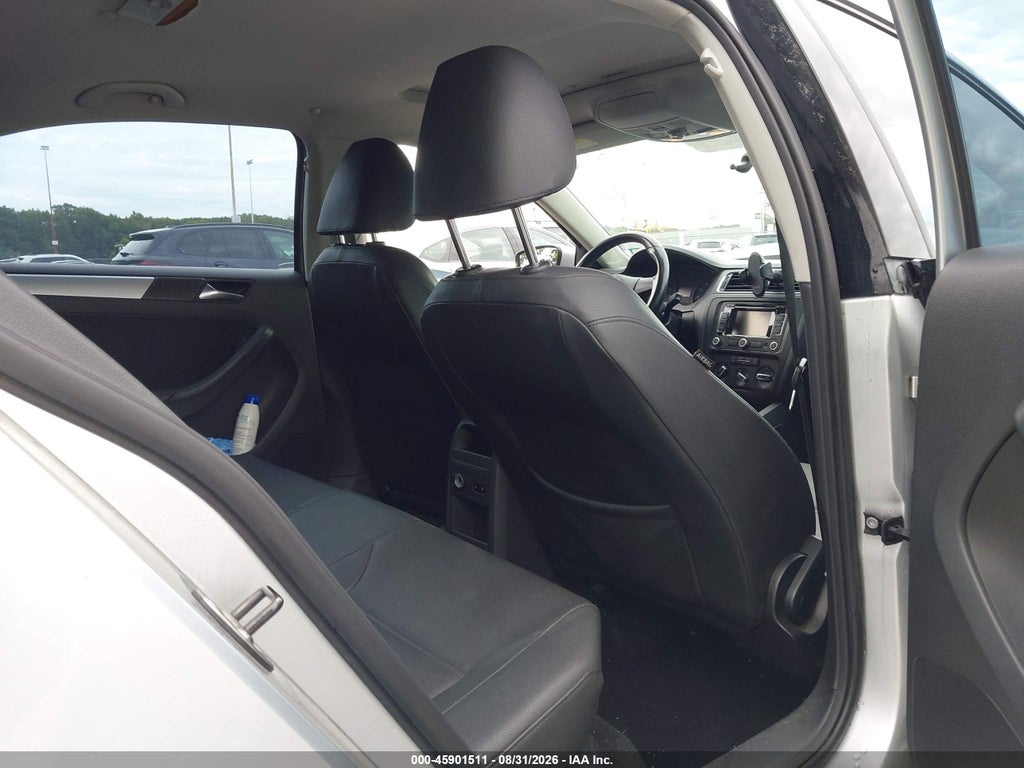 2011 Volkswagen Jetta 2.5L SEL photo 8