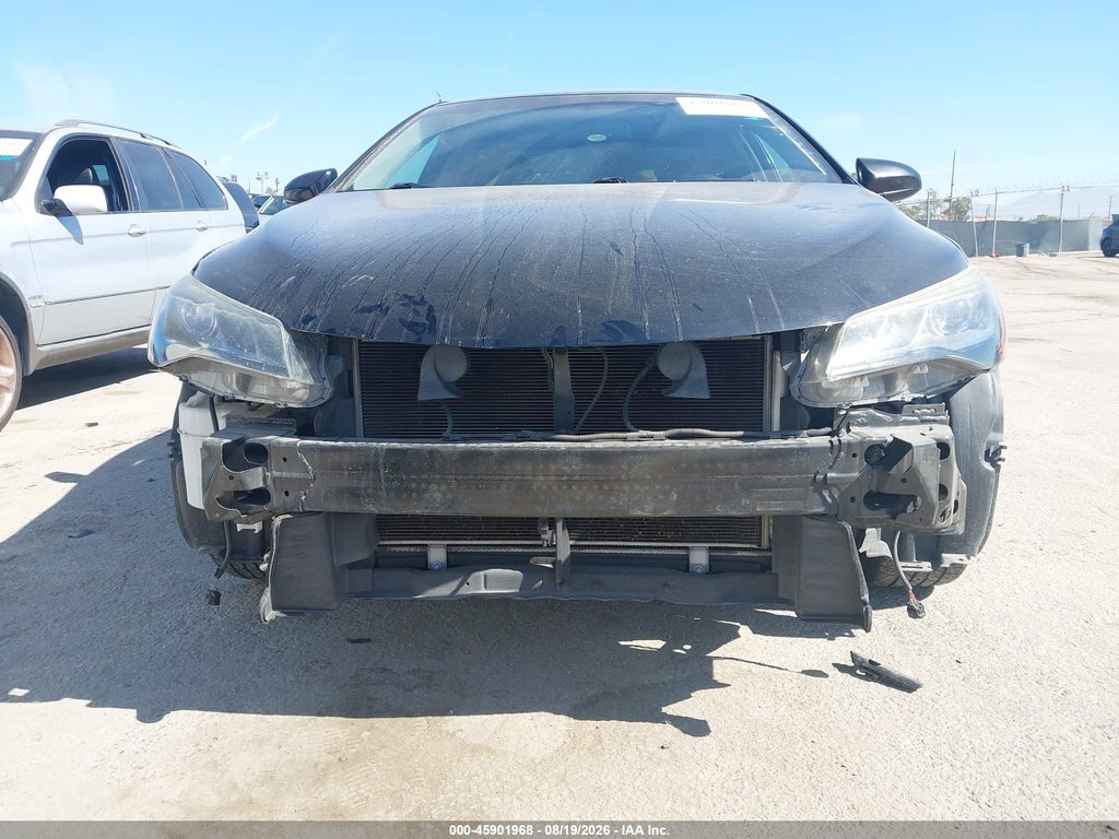 2017 Toyota Camry XSE V6 photo 6