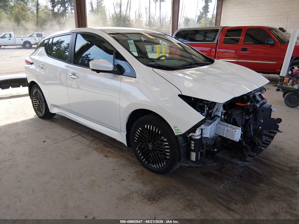 NISSAN LEAF 2025