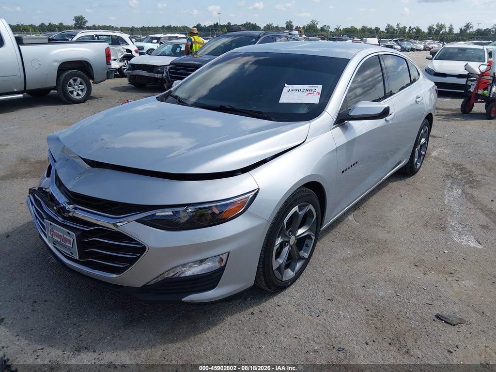 2022 Chevrolet Malibu FWD LT photo 2