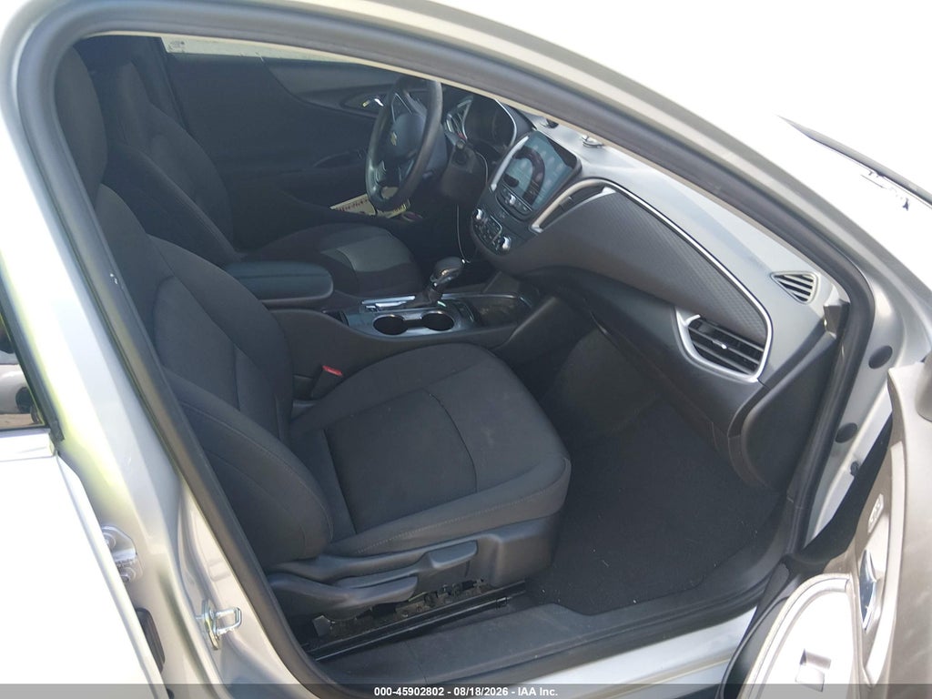 2022 Chevrolet Malibu FWD LT photo 5
