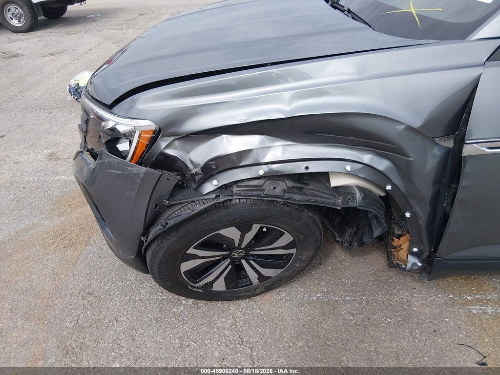 2024 Volkswagen Atlas Cross Sport 2.0T SE photo 6