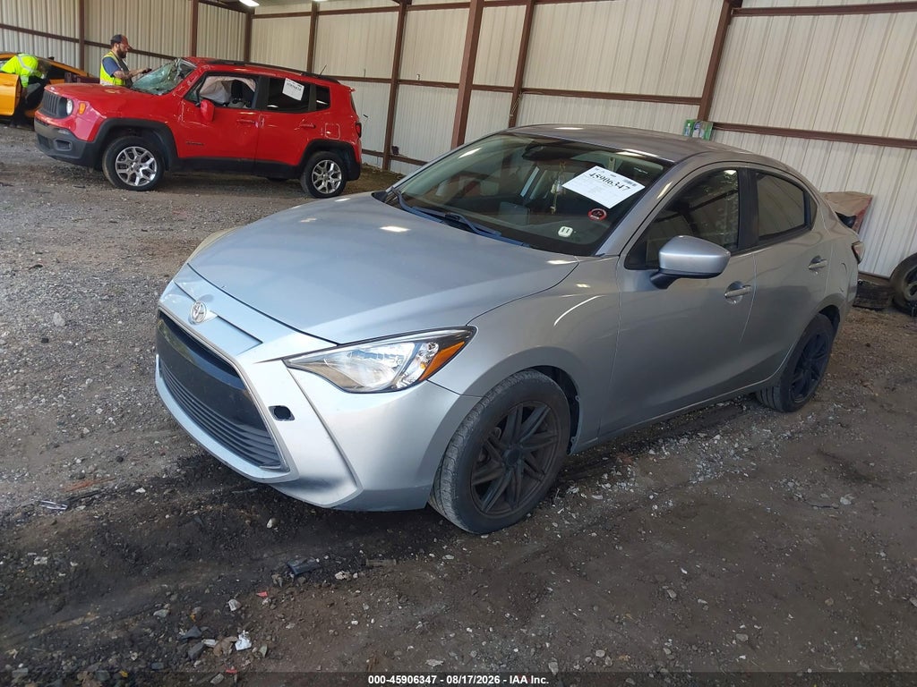 2017 Toyota Yaris IA photo 2