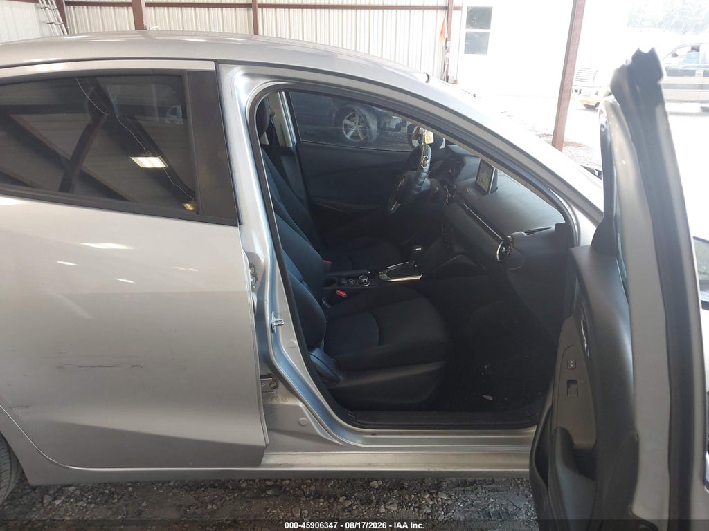 2017 Toyota Yaris IA photo 5