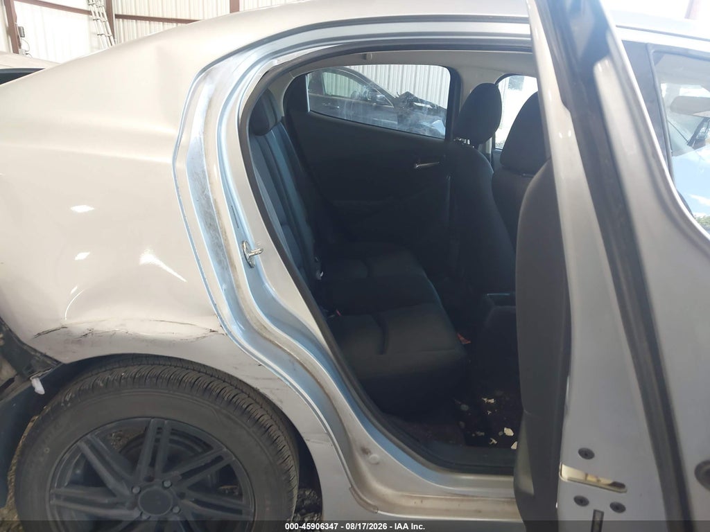 2017 Toyota Yaris IA photo 8