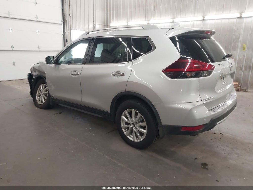 2019 Nissan Rogue SV photo 3